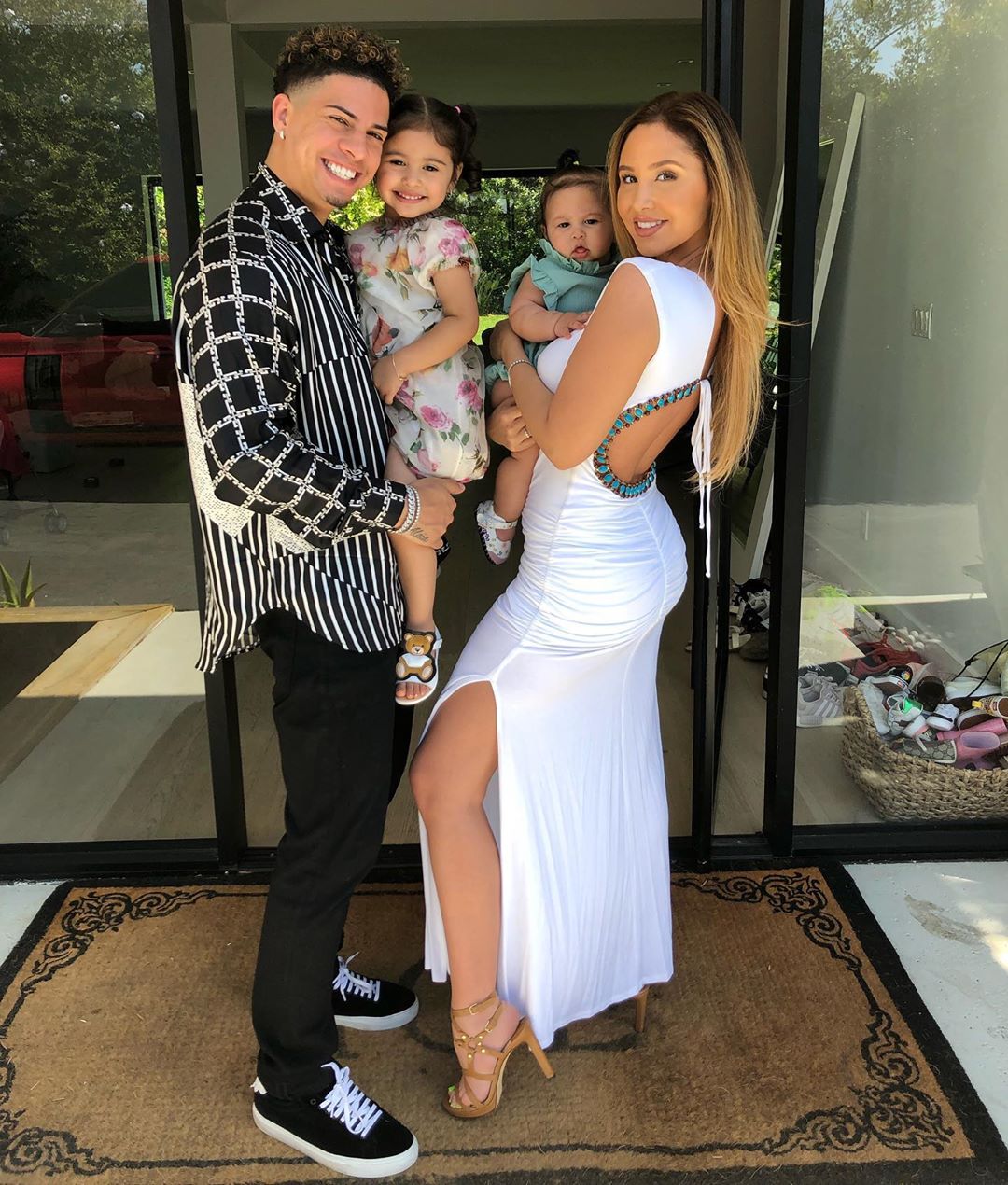 Catherine Paiz With Her Family