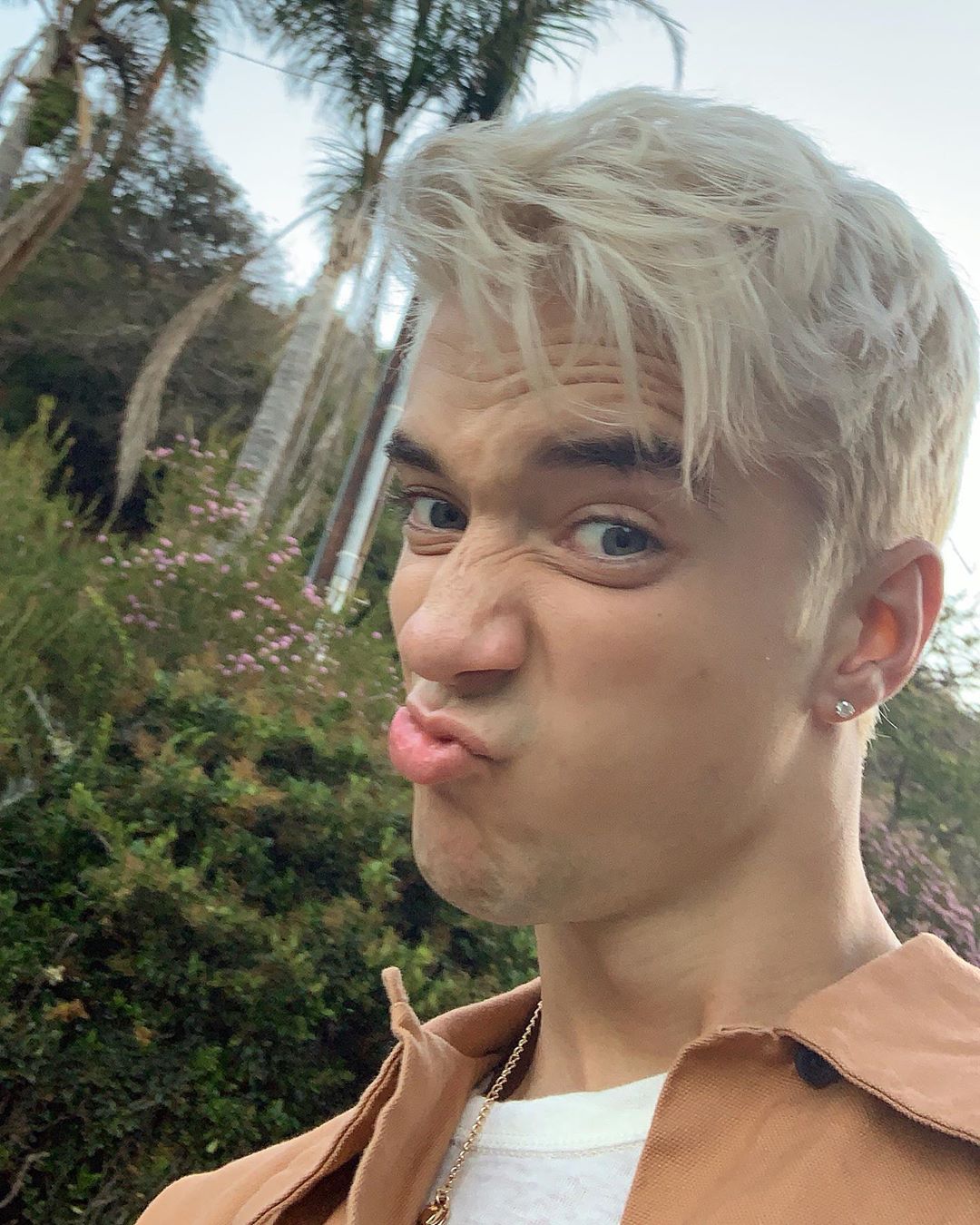 Daniel Seavey, Why Don't We Member, Makes  a Funny Face